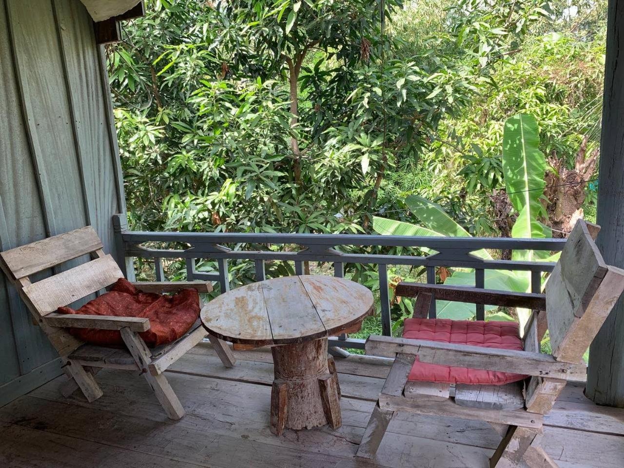 Family Batcave Homestay Battambang Exterior foto
