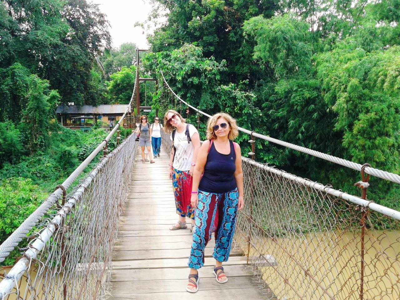 Family Batcave Homestay Battambang Exterior foto